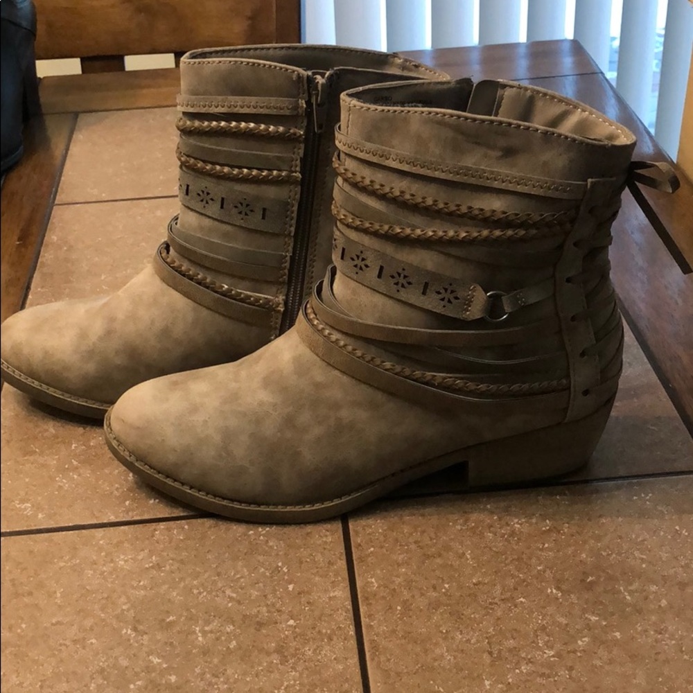 Ankle boots